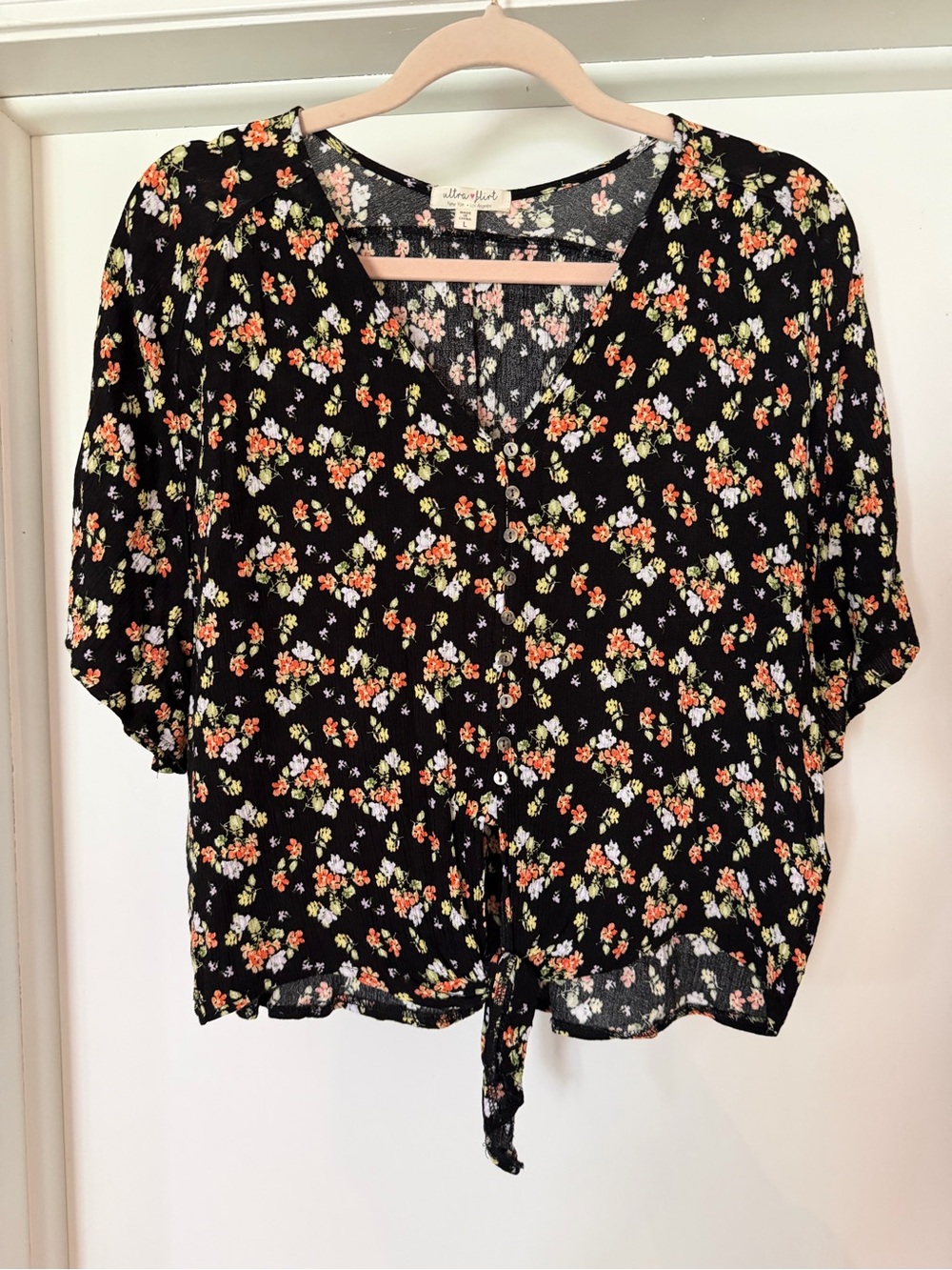 Ultra Flirt Black Floral Tie-Front Cropped Blouse